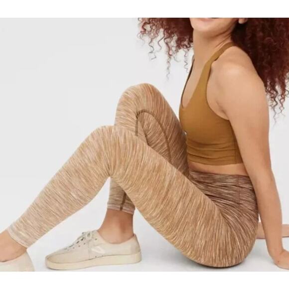 Offline by Aerie Women's Ombre Heather Gold The Hugger Leggings - XS Short - Picture 2 of 8